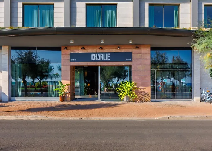 Uappala Hotel Cruiser